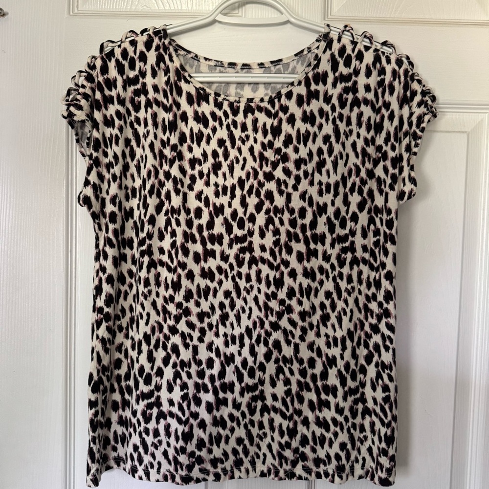 Maurices Leopard Print Caged Sleeve‎ Date Night Top Women’s Medium